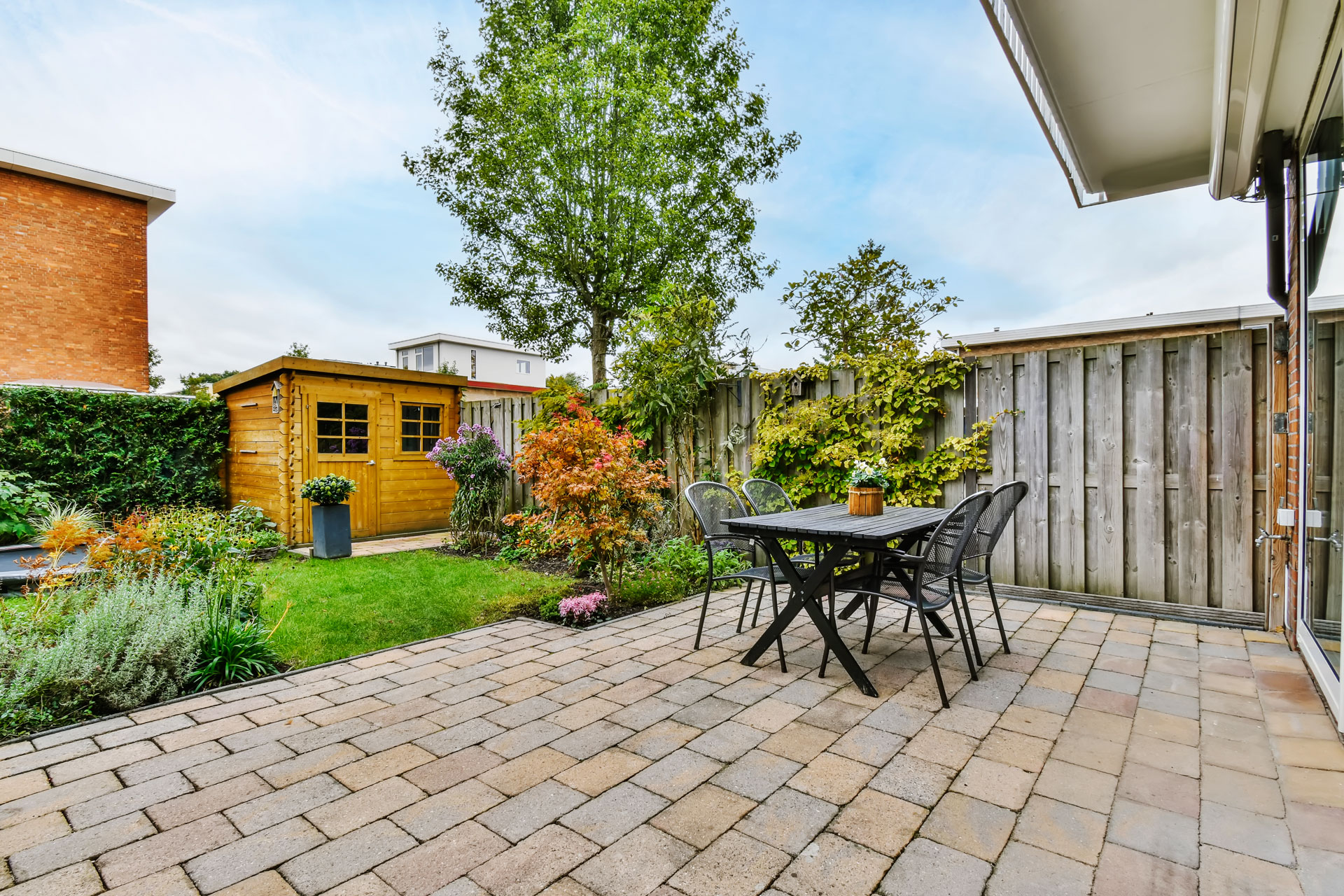 Ogni spazio verde può essere gestito: ad esempio per questo giardino di una piccola casa.